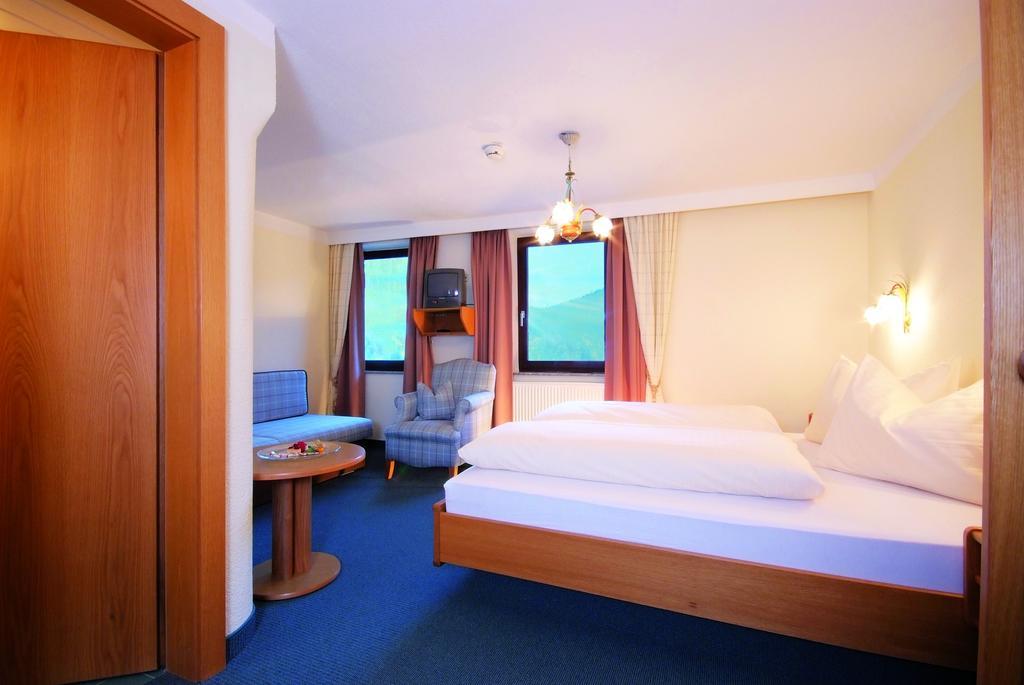 Hotel Zum Lamm Tarrenz Room photo